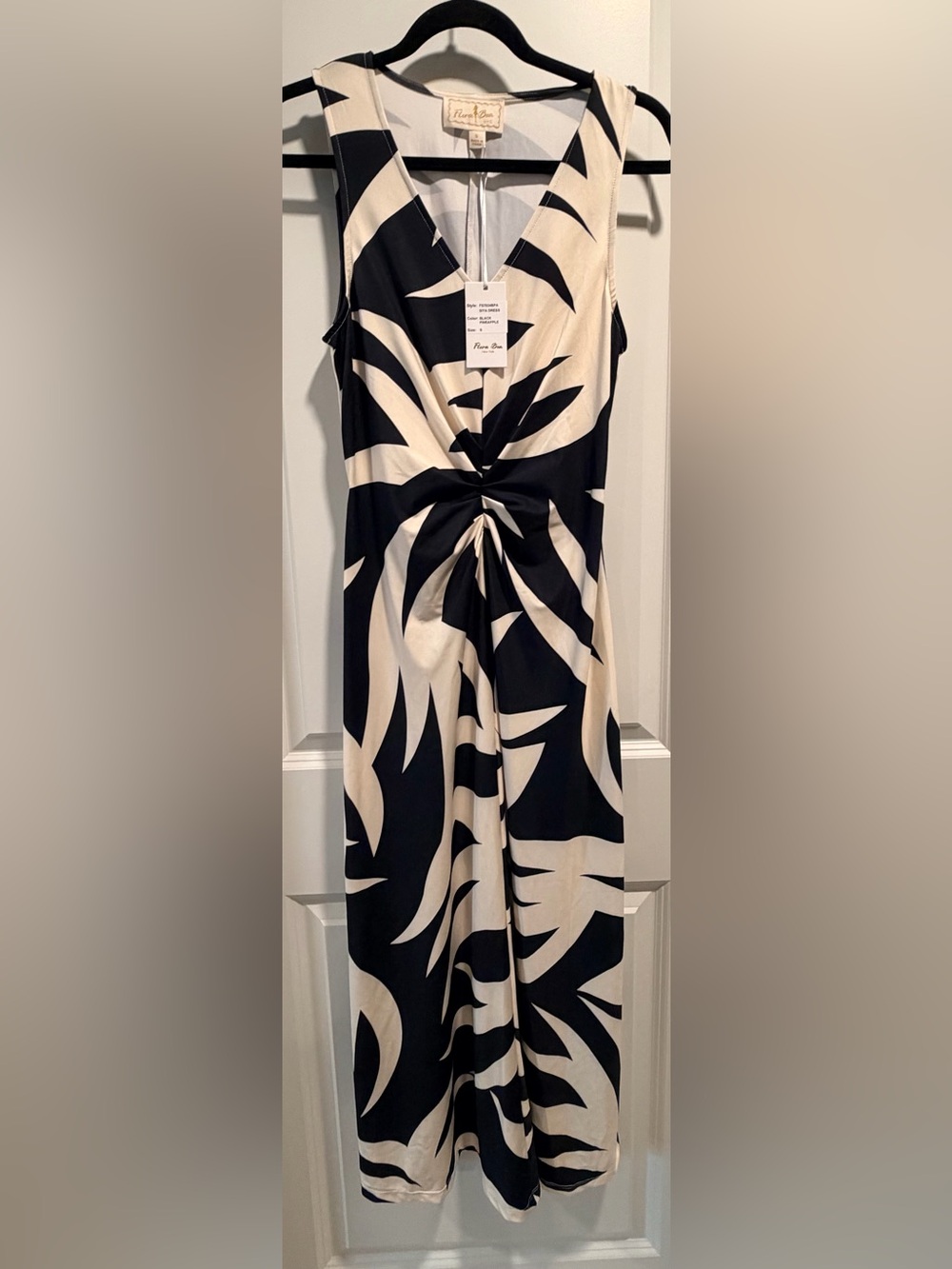 Flora Bea NYC "Siya" V-Neck Sleeveless Maxi Dress in Black Pineapple Size S NWT
